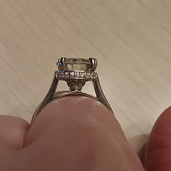 4 CARAT MOISSANITE RING - Picture 8 of 8